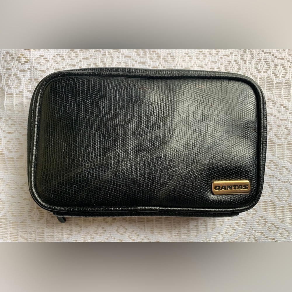 Men’s Quantas Airlines Travel Kit